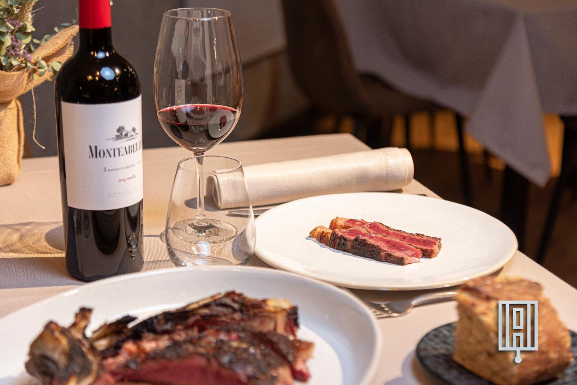 Restaurante Hotel Abadesa Villagonzalo Pedernales Ngoại thất bức ảnh