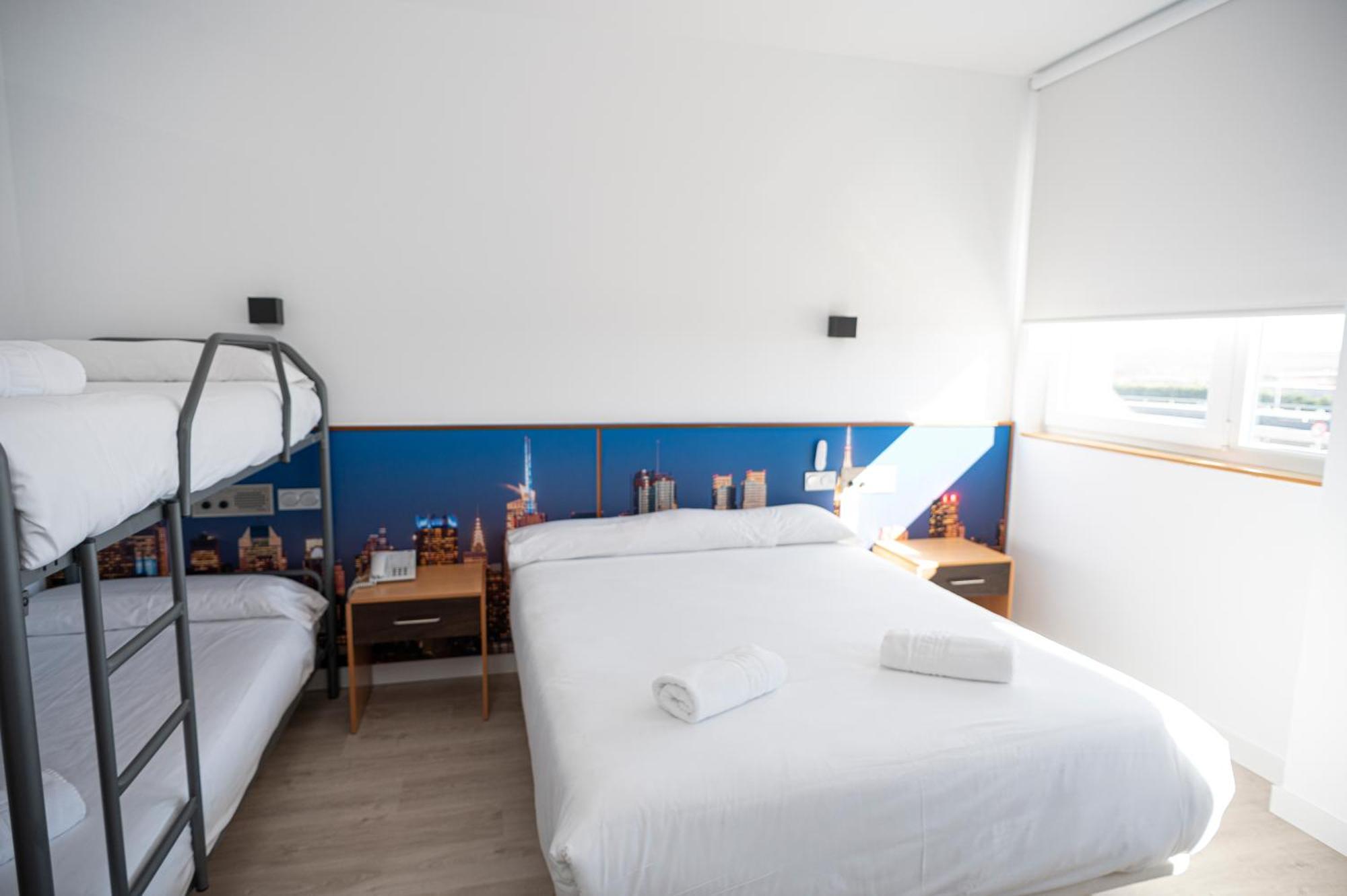 Restaurante Hotel Abadesa Villagonzalo Pedernales Ngoại thất bức ảnh